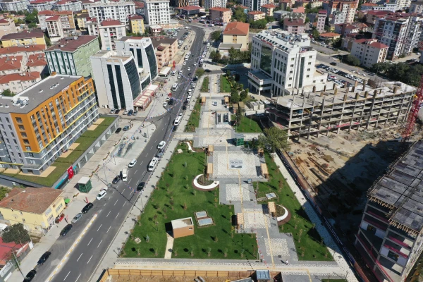Kurtköy Metro Meydanı
